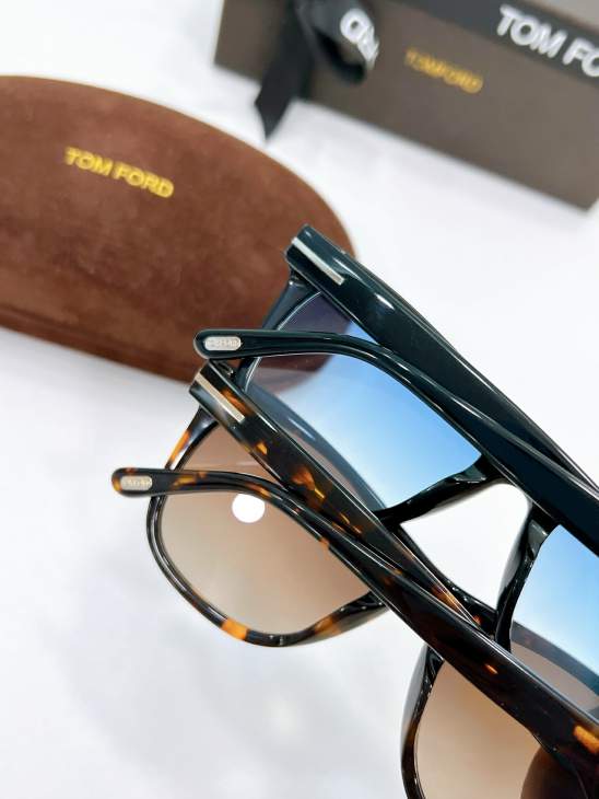 Picture of Tom Ford Sunglasses _SKUfw77360624fw